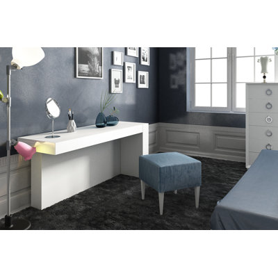 Kirkwood Bedroom Makeup Solid Wood Vanity Set and/with Mirror by Everly Quinn