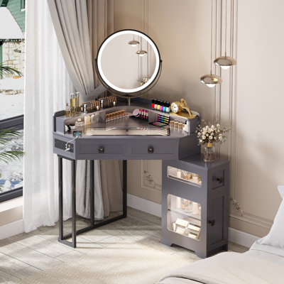 Machalik Corner Makeup Vanity With Mirror by Ivy Bronx