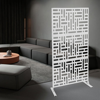 Free Standing Privacy Screen by FRONG