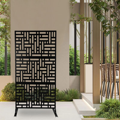 Free Standing Privacy Screen by FRONG