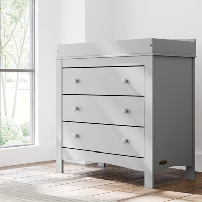 Noah 3 Drawer Chest with Changing Topper by Graco