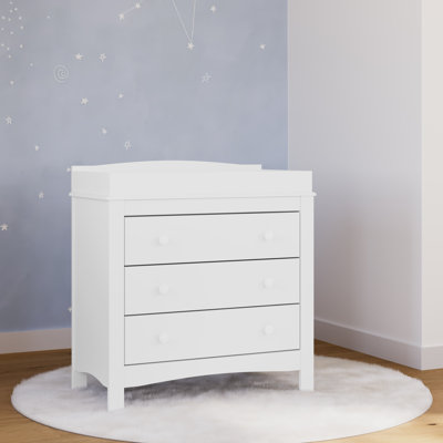 Noah 3 Drawer Chest with Changing Topper by Graco