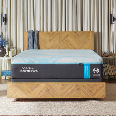 TEMPUR-LuxeBreeze13" Medium Hybrid Mattress by Tempur-Pedic