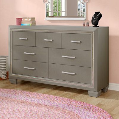 Toth 7 Drawer Dresser by Rosdorf Park