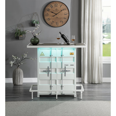 Callao Bar with Wine Storage