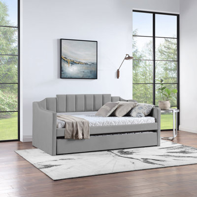Milliord Upholstered Daybed with Trundle by Everly Quinn