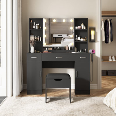 Ozen Vanity by Latitude Run
