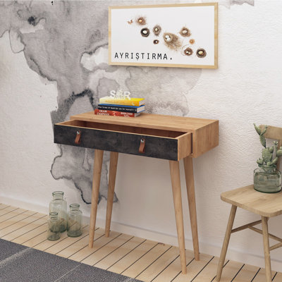 Harmond Dressing Table by East Urban Home