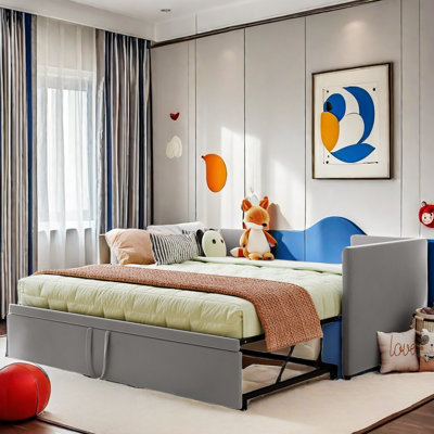Azekiel Twin Size Upholstered Daybed with Pop Up Trundle by Red Barrel Studio