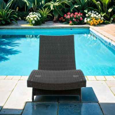 Danveer Outdoor Rattan Chaise Lounge by Alcott Hill