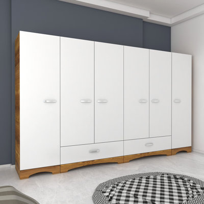Wardrobe by Latitude Run
